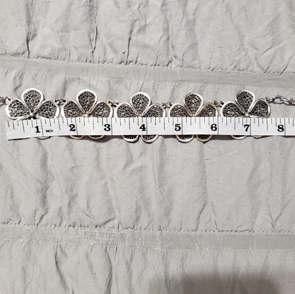 Paparazzi Silver Mesh Flower Statement Necklace & Earring Set - Picture 10 of 16